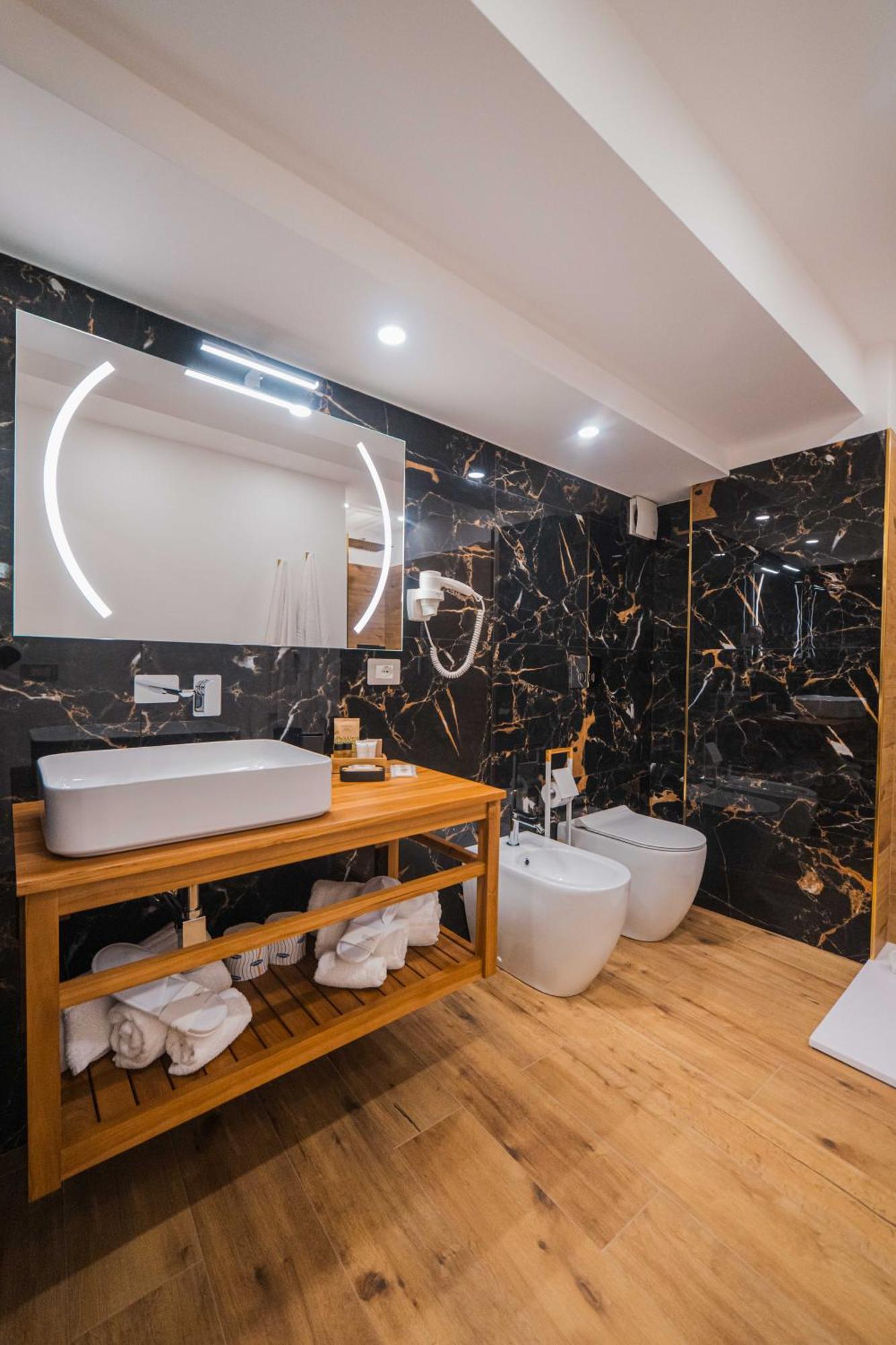 Humboldt Luxury Apartment & Rooms Taormina Exteriör bild