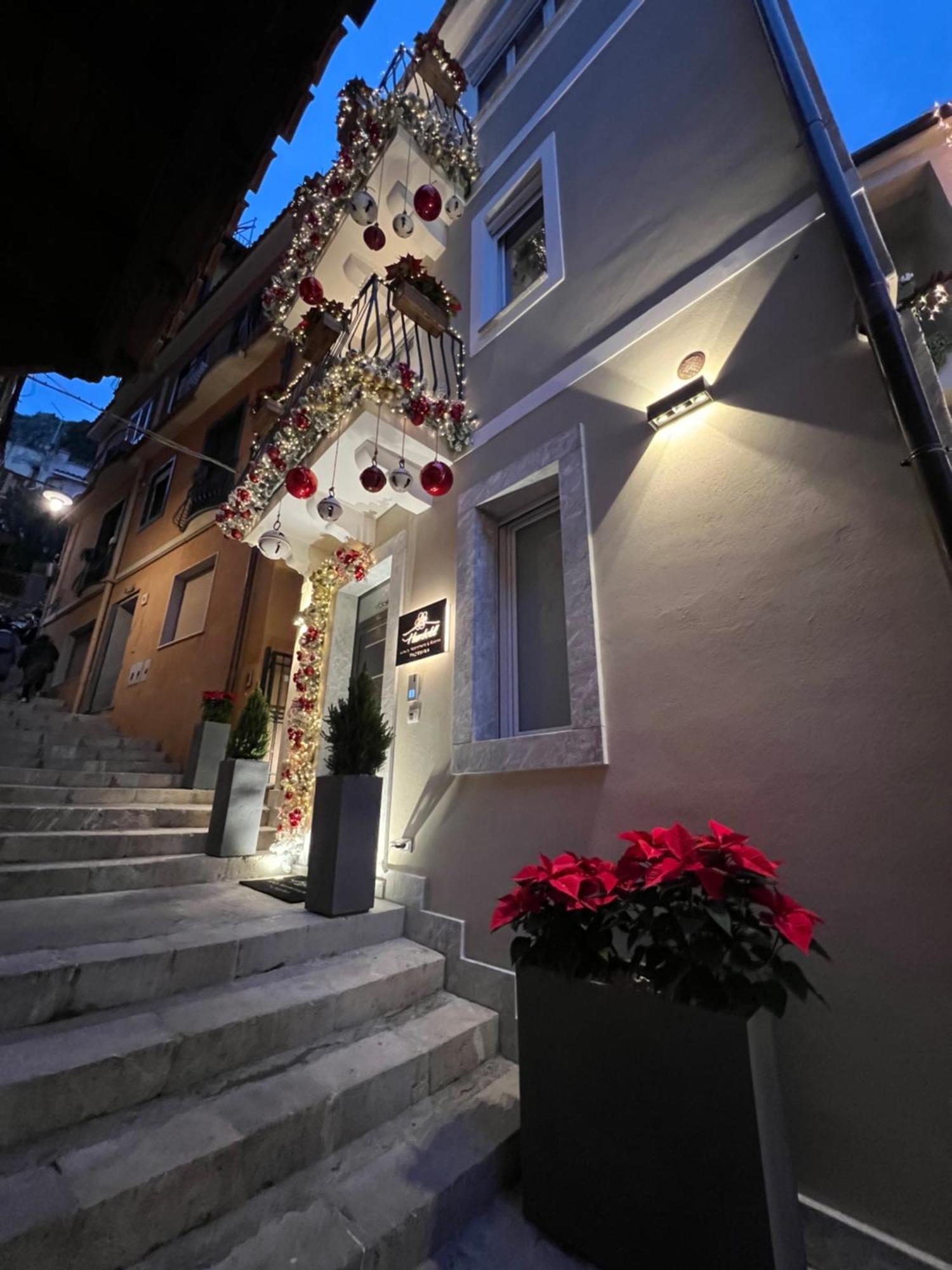 Humboldt Luxury Apartment & Rooms Taormina Exteriör bild