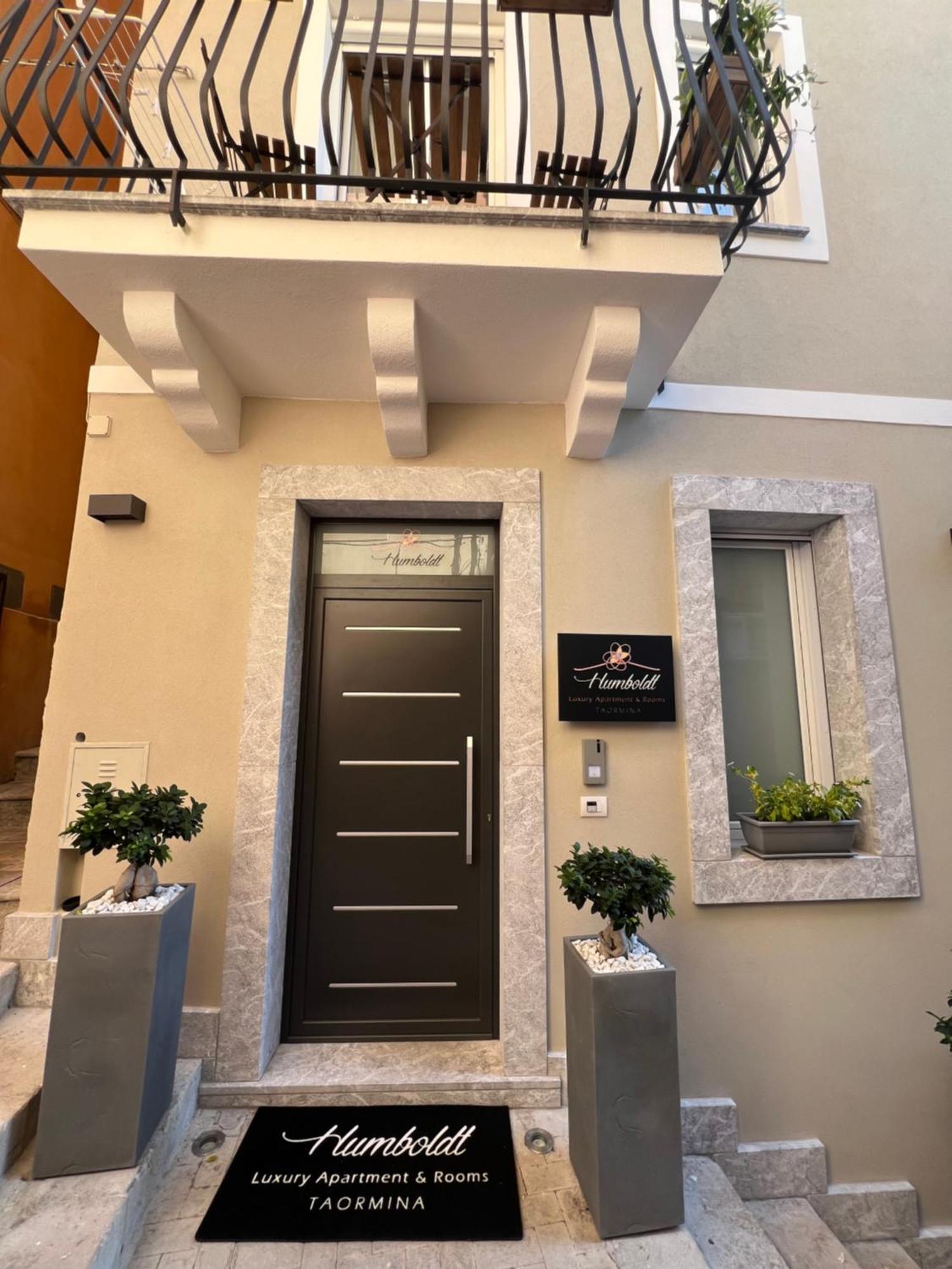 Humboldt Luxury Apartment & Rooms Taormina Exteriör bild